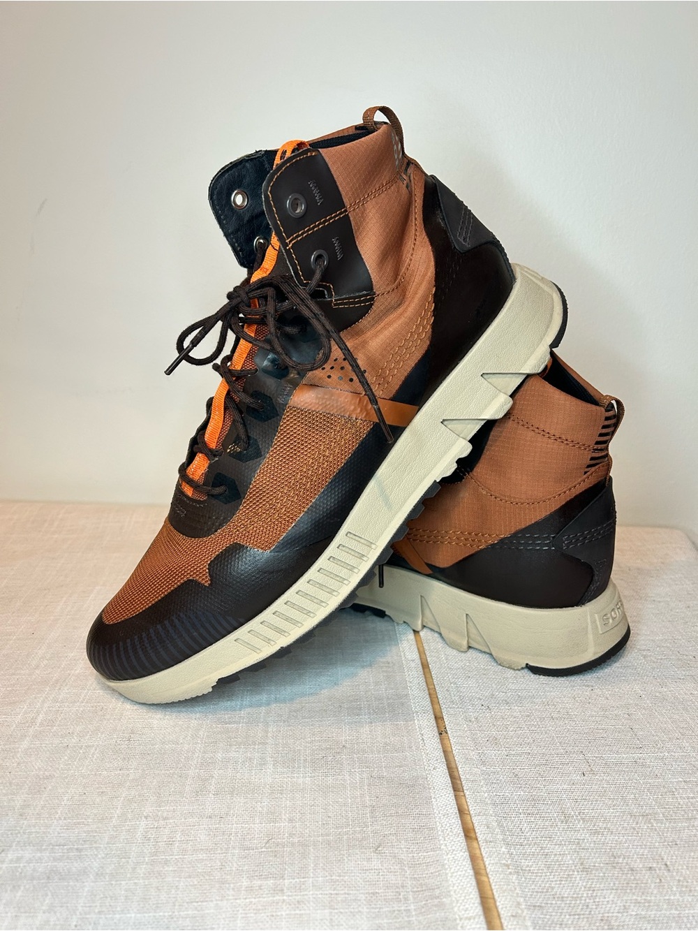 Sorel Men's Rush Brown High-Top Performance Sneakers waterproof
